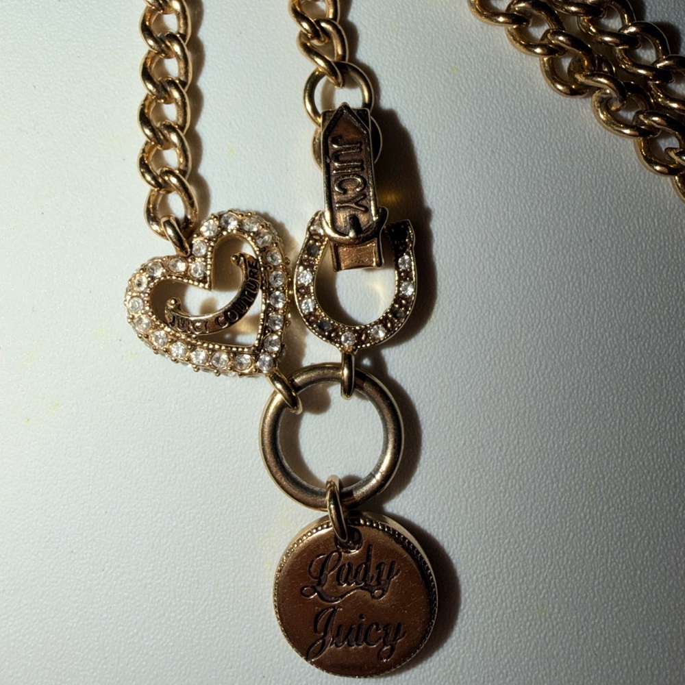 Y2K Lady Luck Juicy Couture Gold Tone Necklace Charm Horseshoe Horse Race 🏇 Vtg - Picture 2 of 8